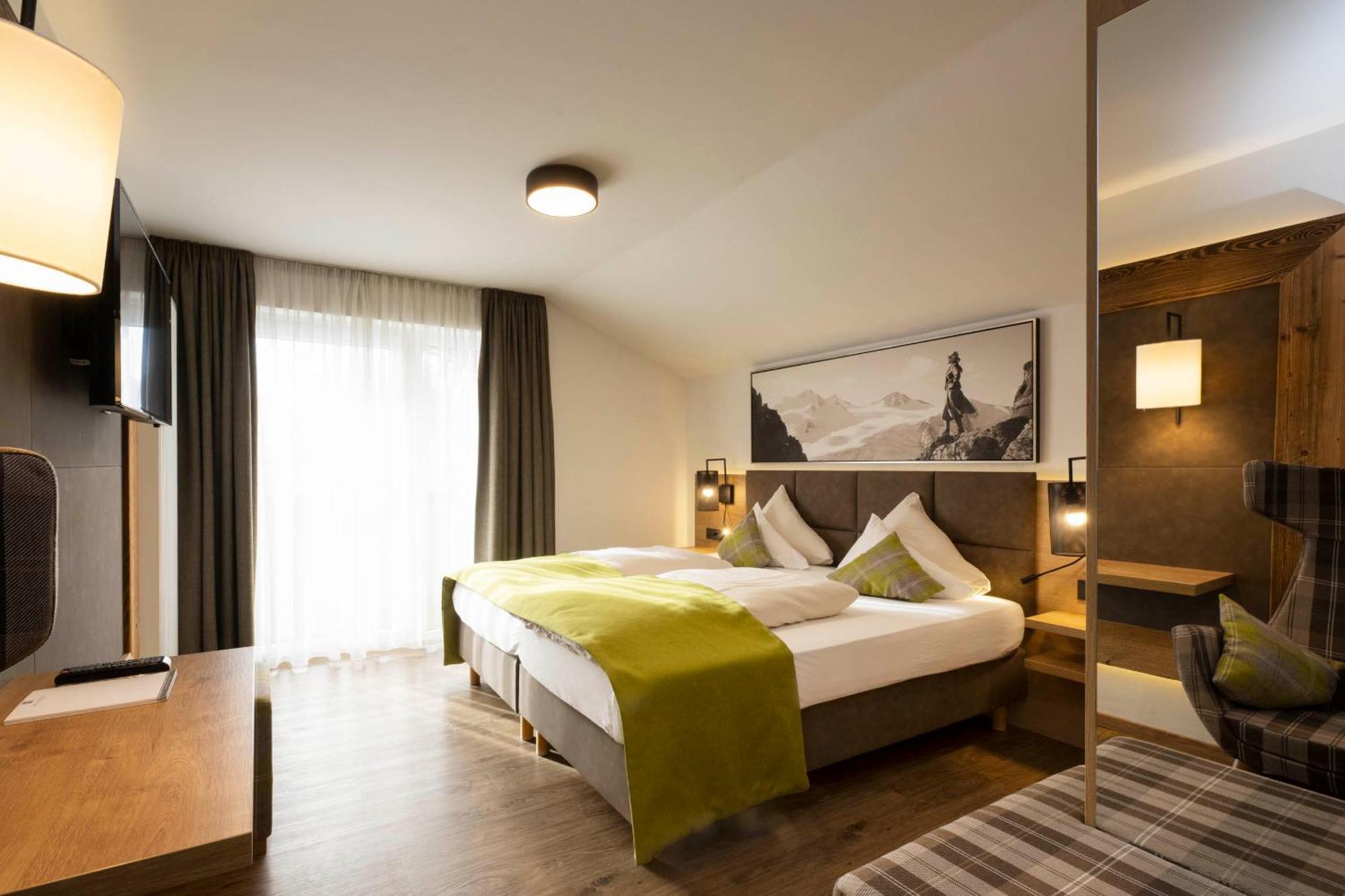 Hotel Brugger Fulpmes Exterior photo
